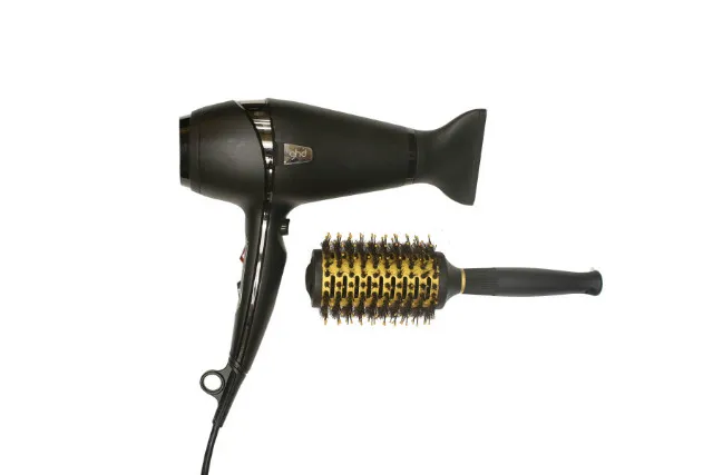 Hair dryer and round brush
